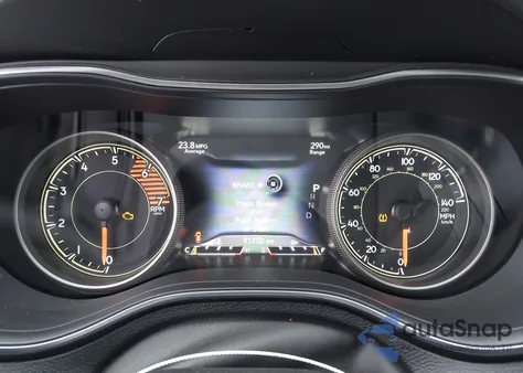 2019 Jeep Cherokee Trailhawk 4X4 z USA, uszkodzony, nr VIN 1C4PJMBNXKD337394